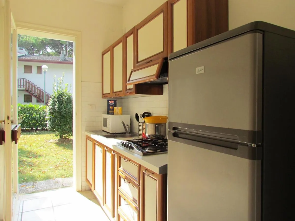 Villa Quiet Charm Near The Beach - Beahost Bibione Italy